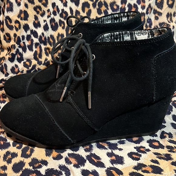 EUC TOMS ankle boots. Sz 9 black - Picture 2 of 6